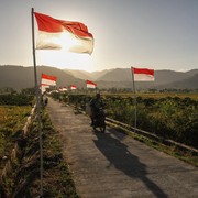 Nggak Cuma Indonesia, Sederet Bendera Negara Ini Didesain dan Dijahit Oleh Perempuan
