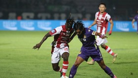 Hasil Liga 1: Riyandi Kartu Merah, 10 Pemain Persis Tekuk PSM