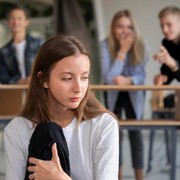 10 Jenis Diskriminasi yang Wajib Diwaspadai, Masih Sering Terjadi di Kehidupan Sehari-hari!