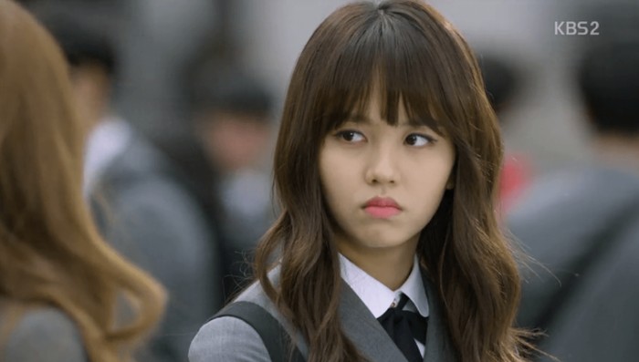 Sampai pada akhirnya, Kim So Hyun berhasil menjadi pemeran utama dalam berbagai drama, termasuk School 2015 dan meraih penghargaan Best New Actress pada KBS Drama Awards./ Foto: Courtesy of KBS