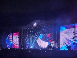 Melihat Kemeriahan Konser Dewa 19 featuring All Stars di GBK