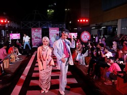 Terinspirasi Sosok Ganjar, Relawan Gelar Street Fashion Show di Jakarta