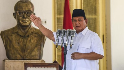 Waketum Partai Gerindra Irfan Yusuf alias Gus Irfan menyebut Gus Dur pernah menyampaikan bahwa Prabowo Subianto bakal menjadi presiden pada usia tua.