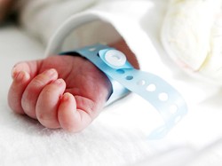 Bayi Lahir Prematur di Pesawat, Tak Selamat