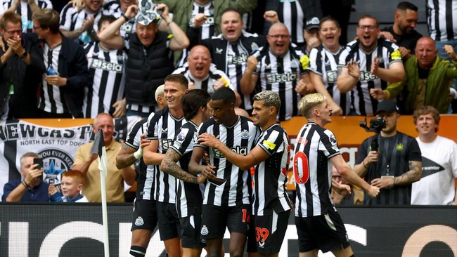 Newcastle United meraih kemenangan telak 5-1 atas Aston Villa pada pekan pertama Liga Inggris.