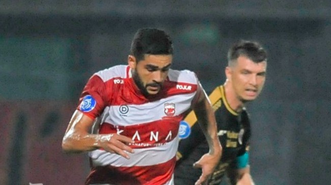 Madura United harus puas bermain imbang 0-0 saat menjamu Bhayangkara FC pada lanjutan Liga 1 di Stadion Gelora Bangkalan, Jumat (25/8).