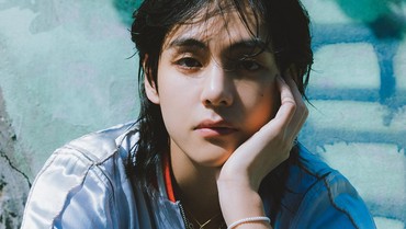 img-title Deretan Pencapaian V BTS lewat Album Solo 'Layover'