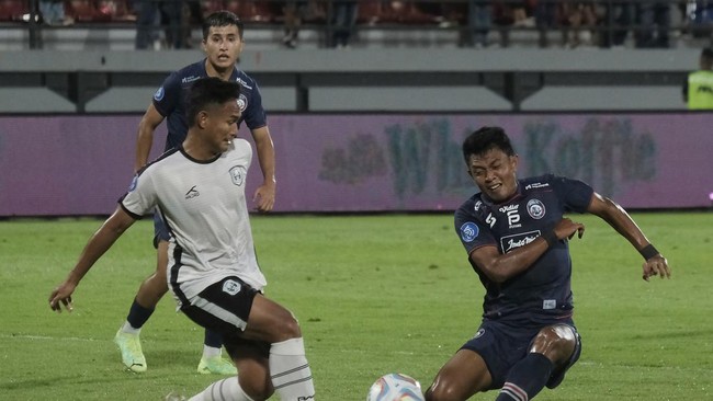 Arema FC Bangkit dari Zona Bahaya Liga 1