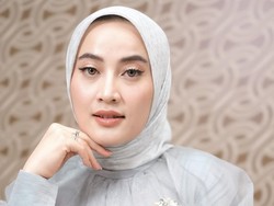 3 Ide Padu Padan Warna Baju dan Hijab untuk Gaya Casual Hingga Formal