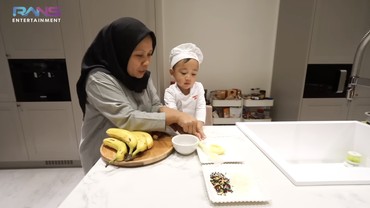 img-title Rayyanza 'Cipung' Dihujat gegara Cubit Ameena, Sus Rini Kasih Pesan Menohok