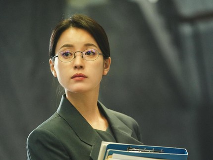 Akting Han Hyo Joo Sebagai Bunda Usia 40 Tahun di Drama Korea Moving Tuai Pujian