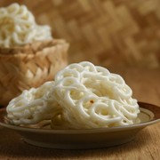 Kenapa Makan Pakai Kerupuk Bisa Tambah Nikmat? Ternyata Ini Alasannya...