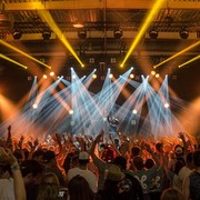 5 Ide Bisnis saat Musim Konser yang Bisa Datangkan Cuan, Tertarik Coba?