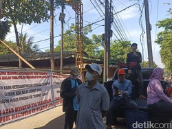 Warga Demo Tutup TPA Antang, Legislator Makassar Ikut Suarakan Aspirasi Massa