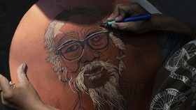 FOTO: Aksi Seniman Lepas Kepergian Maestro Lukis Djoko Pekik
