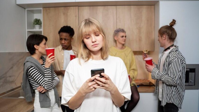 Sebab kamu tahu bahwa mencerna emosi orang lain itu sulit, Beauties pun membatasi adanya keterikatan emosional dengan orang lain