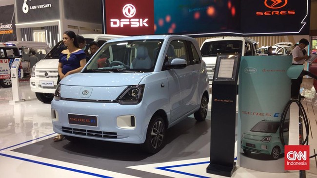 Sokonindo Tebas Harga Seres E1 Jadi Lebih Murah dari LCGC Banderol varian terendah mobil listrik termurah Seres, E1, menjadi Rp138 juta usai dipotong Rp51 juta dari program Sokonindo.