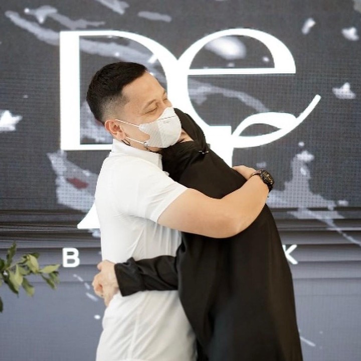 <p>Banyak netizen yang turut berbahagia dengan kehidupan Yulia Rachman kini, Bunda. Mereka pun mendoakan agar Yulia dan suami selalu langgeng sampai surga. (Foto: Instagram: @yuliarachman_dearblack.id)</p>