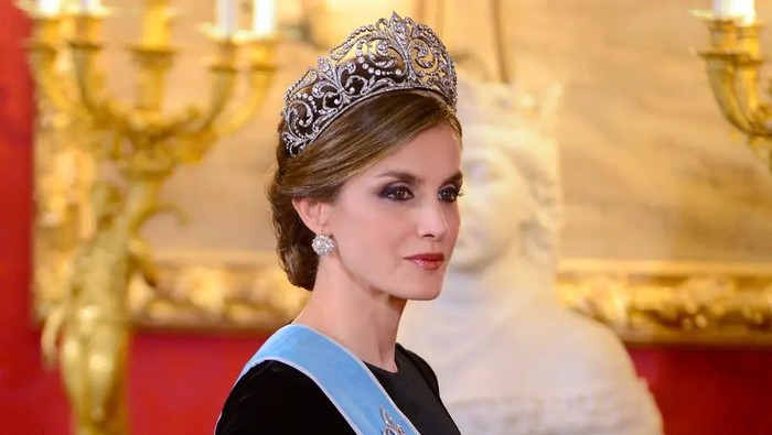 Cara Lancar Berbicara di Depan Umum Seperti Ratu Letizia