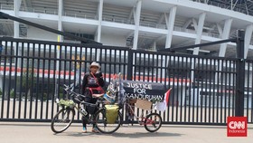 Tangis Midun Pecah, Pesan Usut Tuntas Tragedi Kanjuruhan Sampai di GBK