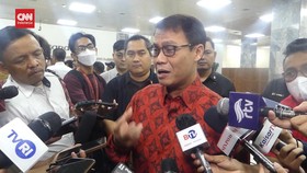 VIDEO: Golkar & PAN ke KKIR, PDIP Sebut Koalisi Partai Tak Menjamin