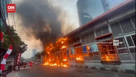 VIDEO: Halte TJ Tendean Terbakar