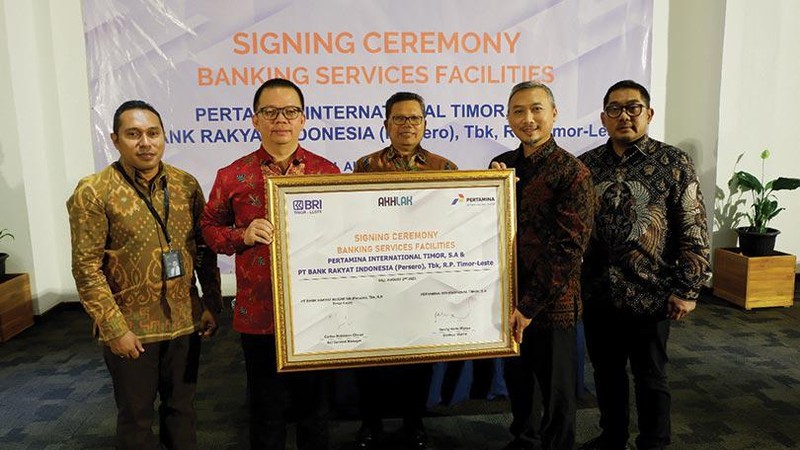 Semakin kompleksnya kebutuhan masyarakat, menuntut perusahaan menyediakan pelayanan barang dan jasa se-efektif mungkin, di antaranya melalui kolaborasi bisnis.