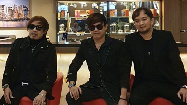 Kuasa hukum Radja blak-blakan soal alasan band tersebut gugat dunia MANJI terkait konten kisruh lagu Cinderella.