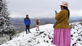 FOTO: Salju Tak Biasa Tiba di El Alto, Kota 'Langit' Bolivia