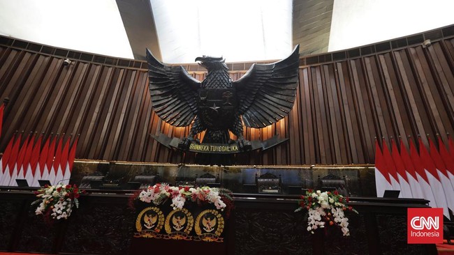 MPR Kumpulkan Fraksi-fraksi Pekan Depan Respons Pemisahan Pemilu MPR akan menggelar pertemuan dengan DPR untuk membahas putusan MK tentang pemisahan pemilu lokal dan nasional. Diskusi dijadwalkan pekan depan.
