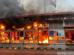 Kebakaran Halte TransJakarta Tendean: Dugaan Penyebab hingga Kondisi Terkini