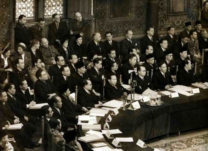 Konferensi meja bundar/Foto: Pinterest