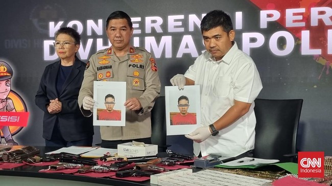 Densus 88 menyatakan karyawan PT KAI berinisial DE (28) yang diduga terafiliasi jaringan ISIS sudah merencanakan aksi penyerangan ke Mako Brimob atau Mabes TNI.