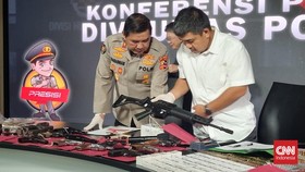 Densus: Karyawan KAI Tersangka Teroris Beli Senjata di Tambun Bekasi