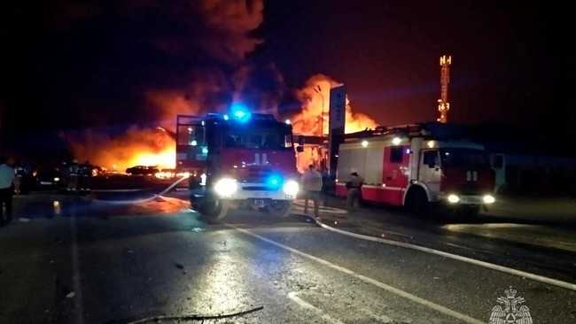 Setidaknya 25 orang tewas dan 66 mengalami luka-luka usai kebakaran melanda pom bensin di Dagestan, Rusia, pada Senin (14/8) malam waktu setempat.