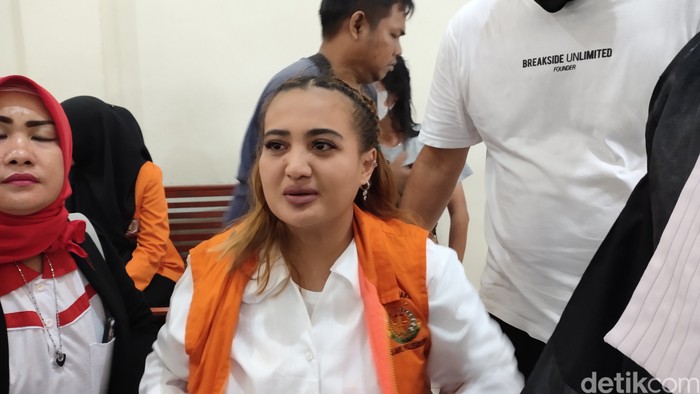 Lina Mukherjee gagal menghadirkan Nikita Mirzani sebagai saksi meringankan