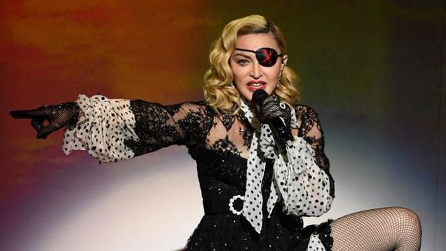 Madonna menghardik Pemerintahan Donald Trump yang sudah berjalan 10 hari terakhir.