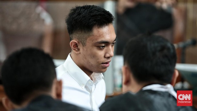 Dalam perkara ini Mario dituntut 12 tahun penjara dalam kasus dugaan penganiayaan berat terhadap David Ozora. Sementara rekannya Shane dituntut 5 tahun penjara.