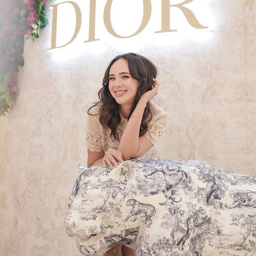 Pamela Bowie Diam-diam Dinikahi Konglomerat Air Mineral