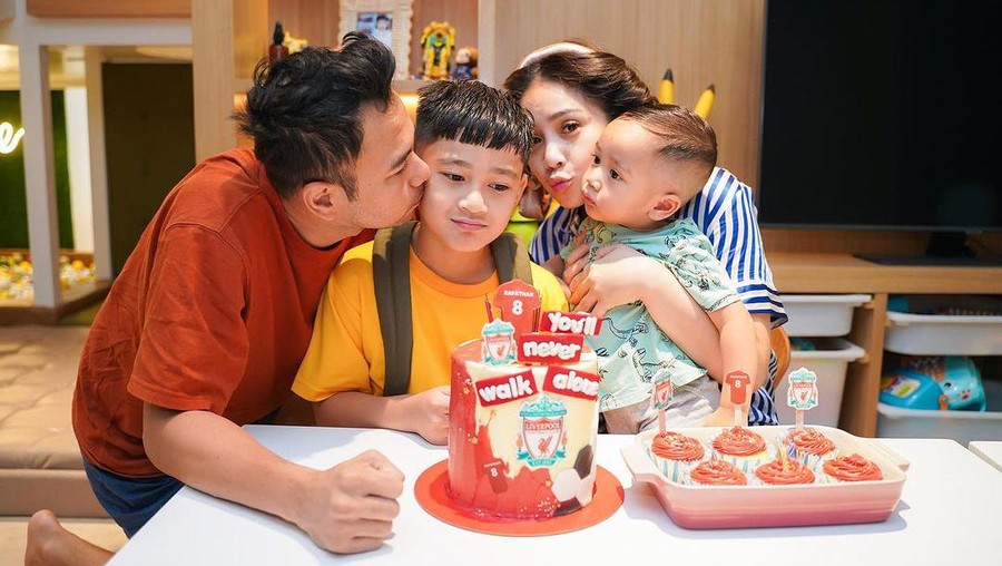 Raffi Ahmad dan keluarga Raffi Ahmad dan keluarga
