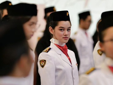 img-title Jadi Paskibra, Kecantikan Putri Rionaldo Stokhorst Mencuri Perhatian