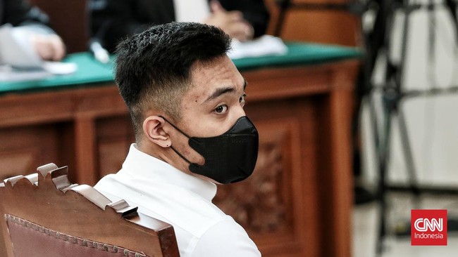 Jaksa mengatakan apabila Mario Dandy tak sanggup membayar restitusi sekitar Rp120 miliar maka akan diganti dengan pidana 7 tahun penjara.