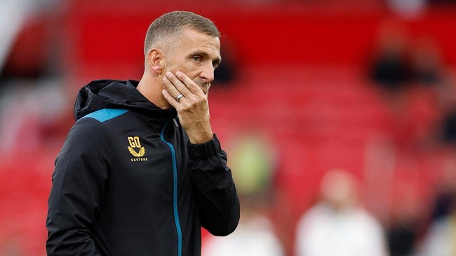 Pelatih Wolves Gary O'Neil kesal dengan keputusan kontroversial wasit Simon Hooper yang tidak memberi penalti usai kiper MU Andre Onana menabrak Sasa Kalajdzic.