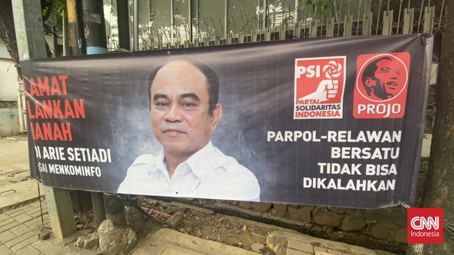 Ketum Projo Budi Arie menyatakan dia saat ini ingin fokus kerja membantu Presiden Jokowi. Menurutnya, masih banyak yang lebih pantas untuk memimpin PSI.