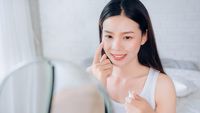 8 Cara Mendapatkan Glass Skin Ala Artis Korea, Kulit Flawless Berkilau