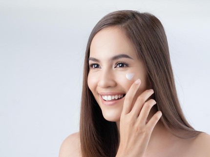 7 Cara Menggunakan Sunscreen dengan Benar Menurut Dokter Kulit