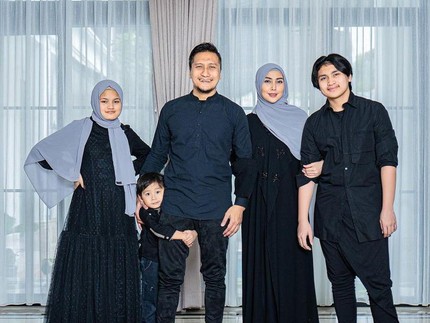 Potret Momen Haru Arie Untung dan Fenita Antar Anak Hari Pertama Kuliah di ITB