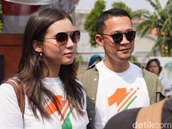 Karen Nijsen dan Pasangannya Beri Kado Spesial untuk Pendidikan Anak Usia Dini