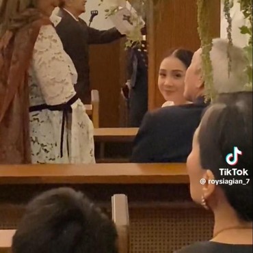 Ini 7 Momen Nagita Slavina Hadiri Pernikahan di Gereja Jadi Sorotan
