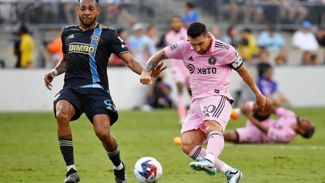 Lionel Messi mencetak gol dari jarak terjauh sepanjang kariernya saat membawa Inter Miami menang 4-1 atas Philadelphia Union pada semifinal Leagues Cup.